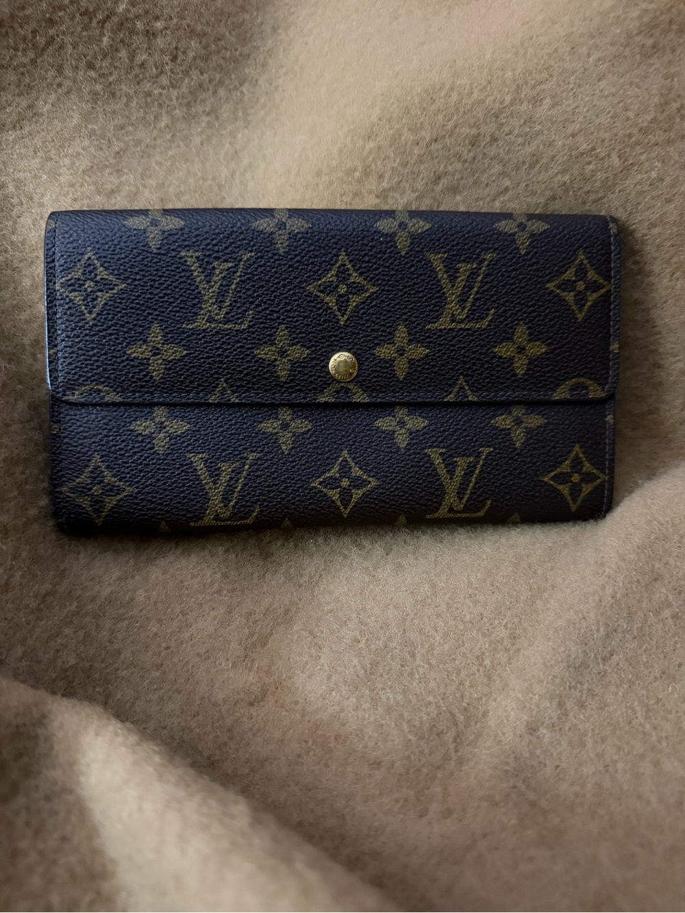 Louis Vuitton Monogram Sarah Wallet